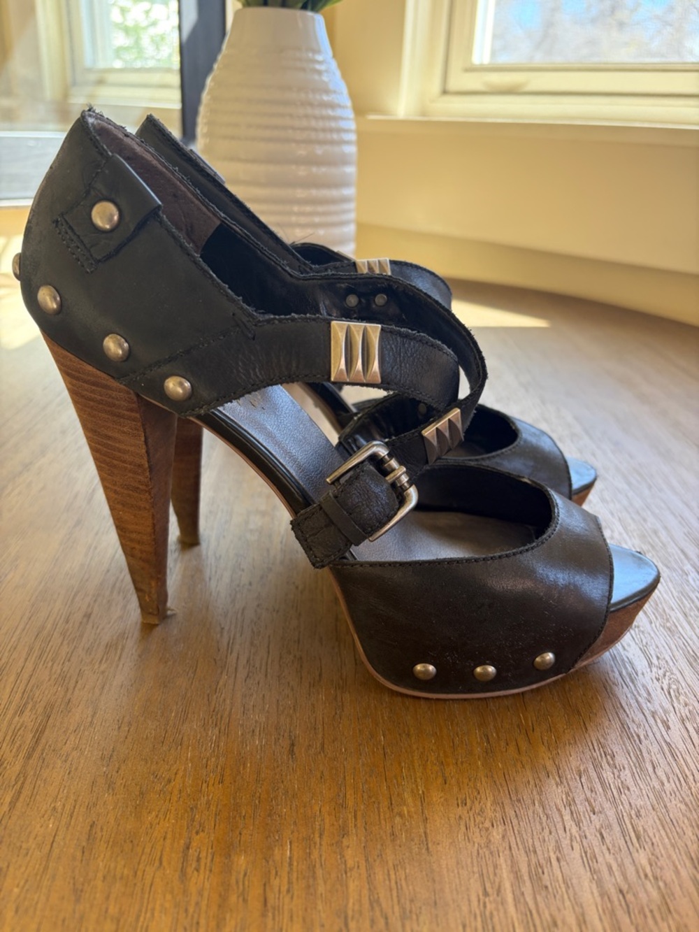 Guess Strappy Heels Biker Black Studs 10